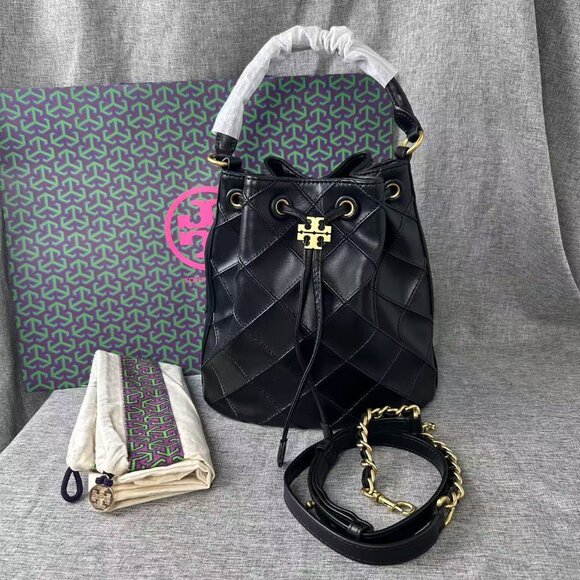 NEW Tory Burch FLEMING SOFT BUCKET BAG In Black - Picture 2 of 13